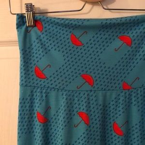 Lularoe maxi skirt in umbrellas - size XS